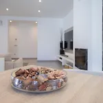 Limoeiro - Beautiful New Nestled In The Heart Of Gale Willa *