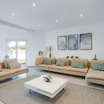 Limoeiro - Beautiful New Nestled In The Heart Of Gale Willa *