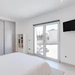 Limoeiro - Beautiful New Nestled In The Heart Of Gale Willa *