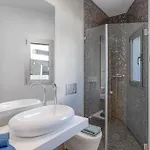 Limoeiro - Beautiful New Nestled In The Heart Of Gale Willa *