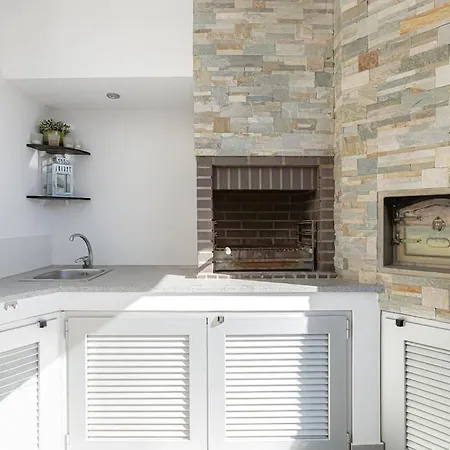 Limoeiro - Beautiful New Nestled In The Heart Of Gale
