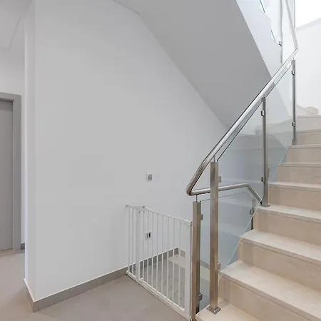 Villa Limoeiro - Beautiful New Nestled In The Heart Of Gale Guia (Faro)