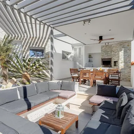 Villa Limoeiro - Beautiful New Nestled In The Heart Of Gale