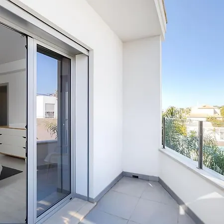 Limoeiro - Beautiful New Nestled In The Heart Of Gale *