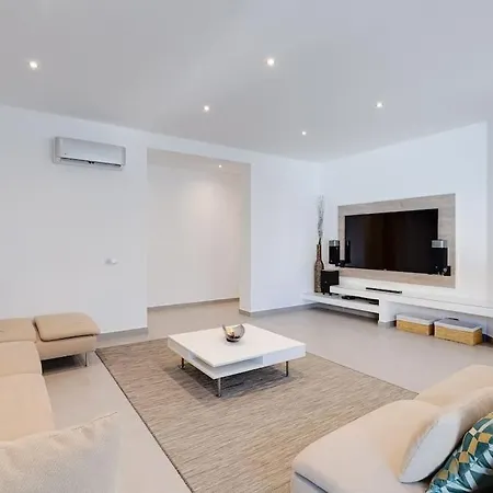 Villa Limoeiro - Beautiful New Nestled In The Heart Of Gale