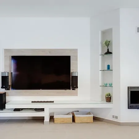 Limoeiro - Beautiful New Nestled In The Heart Of Gale Villa Guia (Faro)