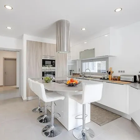 Villa Limoeiro - Beautiful New Nestled In The Heart Of Gale *