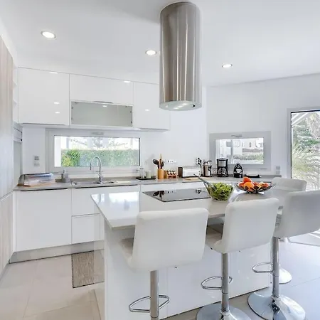 Limoeiro - Beautiful New Nestled In The Heart Of Gale * Guia (Faro)