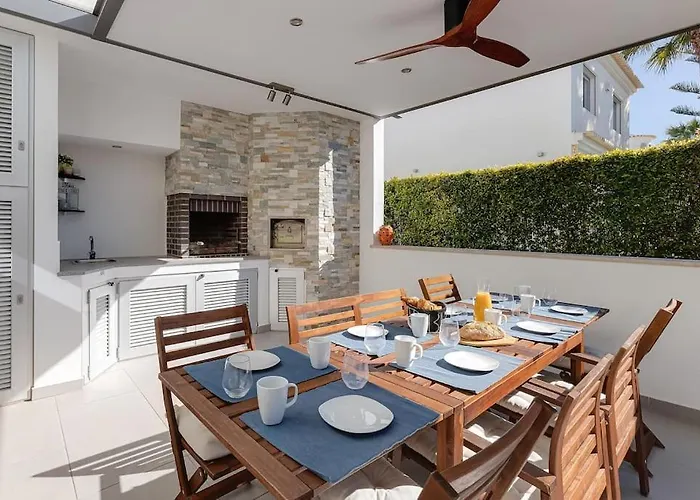 Limoeiro - Beautiful New Nestled In The Heart Of Gale Вилла