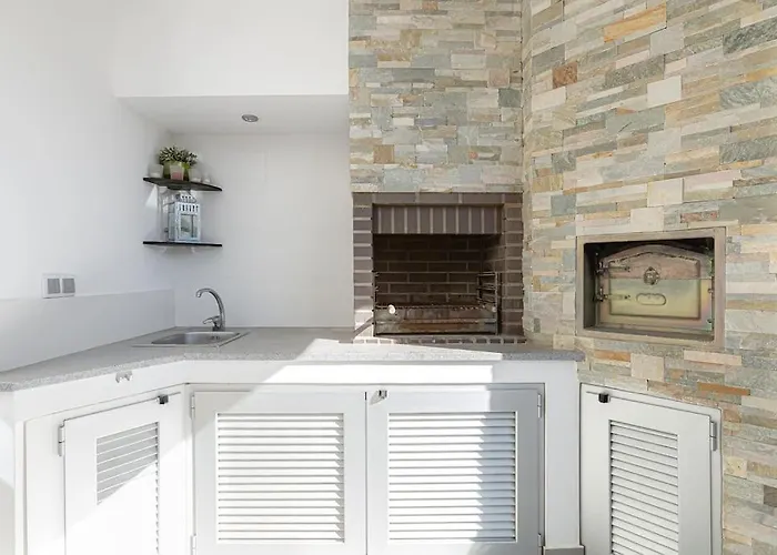 Limoeiro - Beautiful New Nestled In The Heart Of Gale