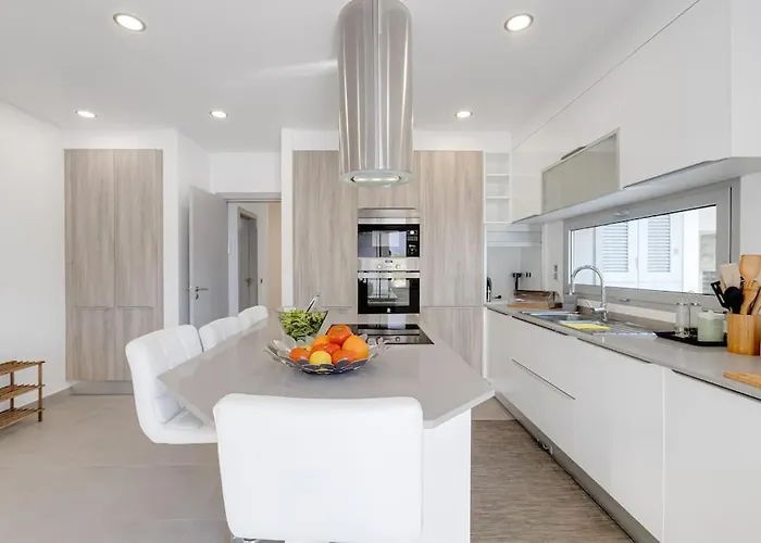 Вилла Limoeiro - Beautiful New Nestled In The Heart Of Gale *