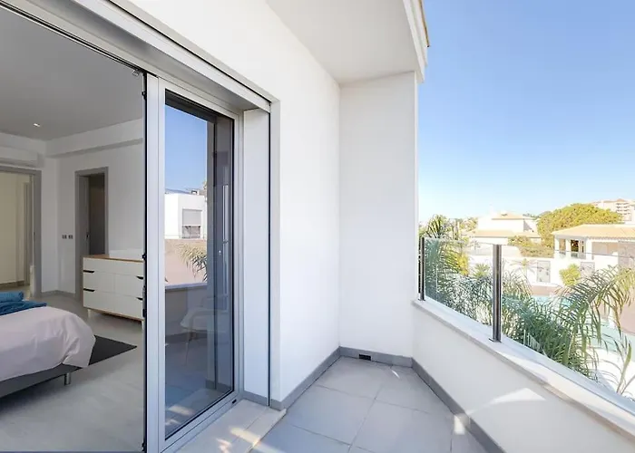 Limoeiro - Beautiful New Nestled In The Heart Of Gale *