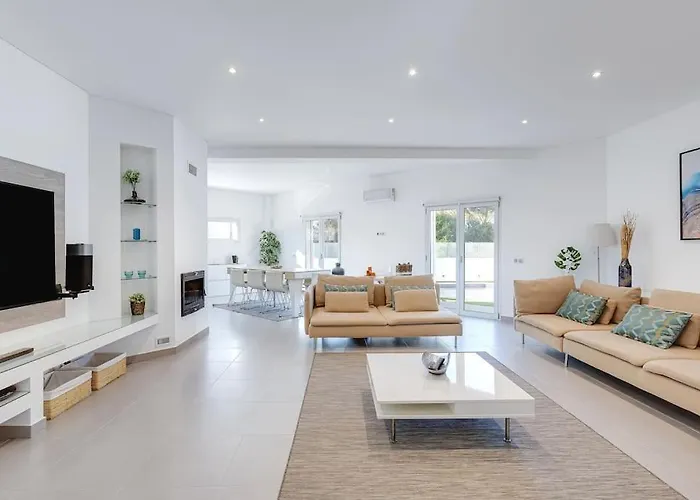 Limoeiro - Beautiful New Nestled In The Heart Of Gale Гия