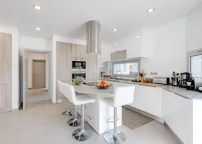 Вилла Limoeiro - Beautiful New Nestled In The Heart Of Gale *